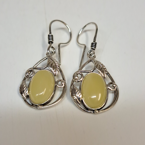 Click to view detail for HW-501 Earrings, Lemon, Oval Silver Leaves $51